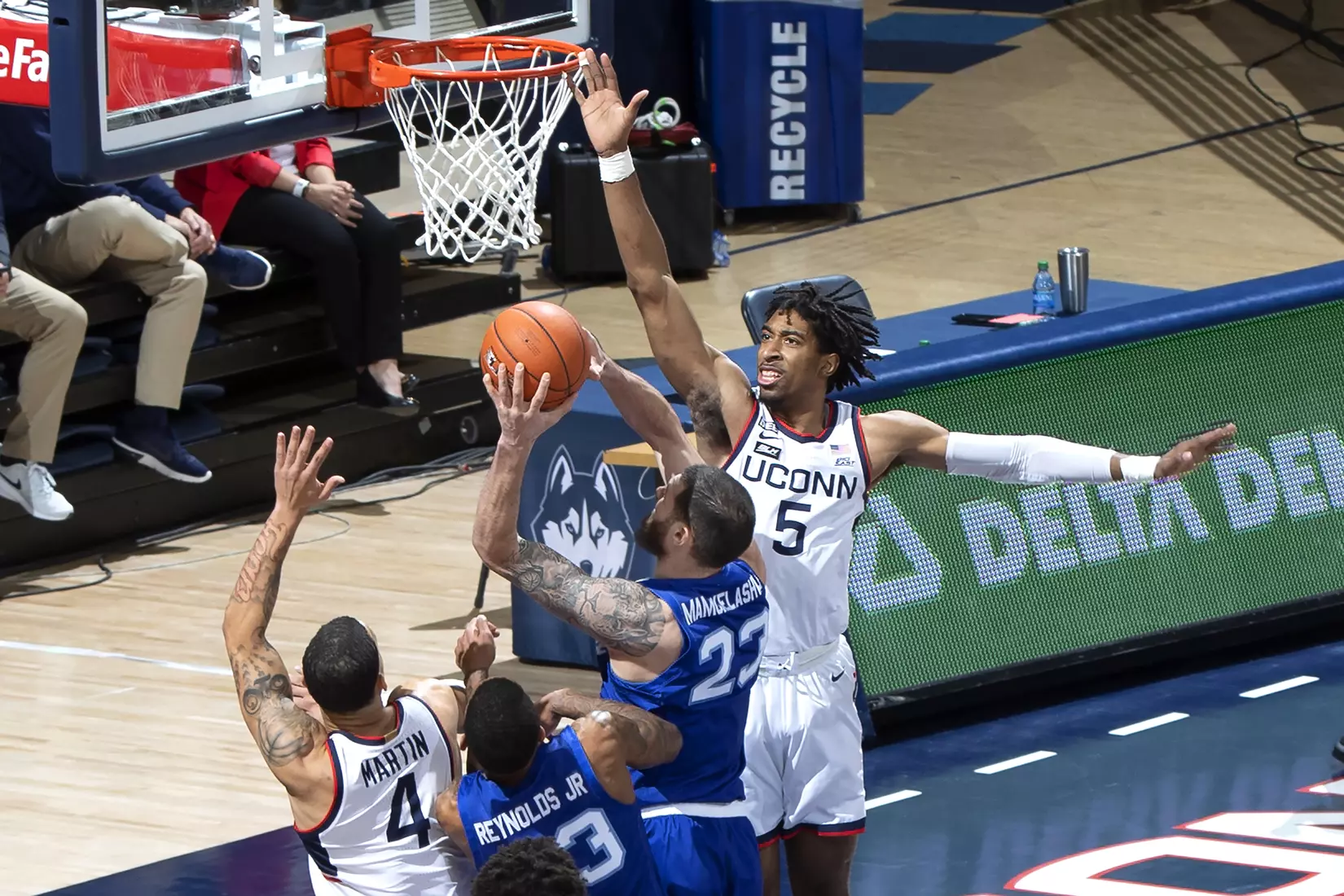 Isaiah Whaley contests a shot against Seton Hall on February 6, 2021.