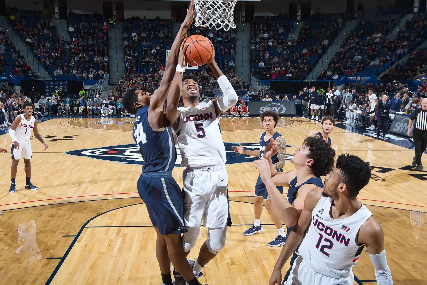 UConn vs UNH 12/22/10