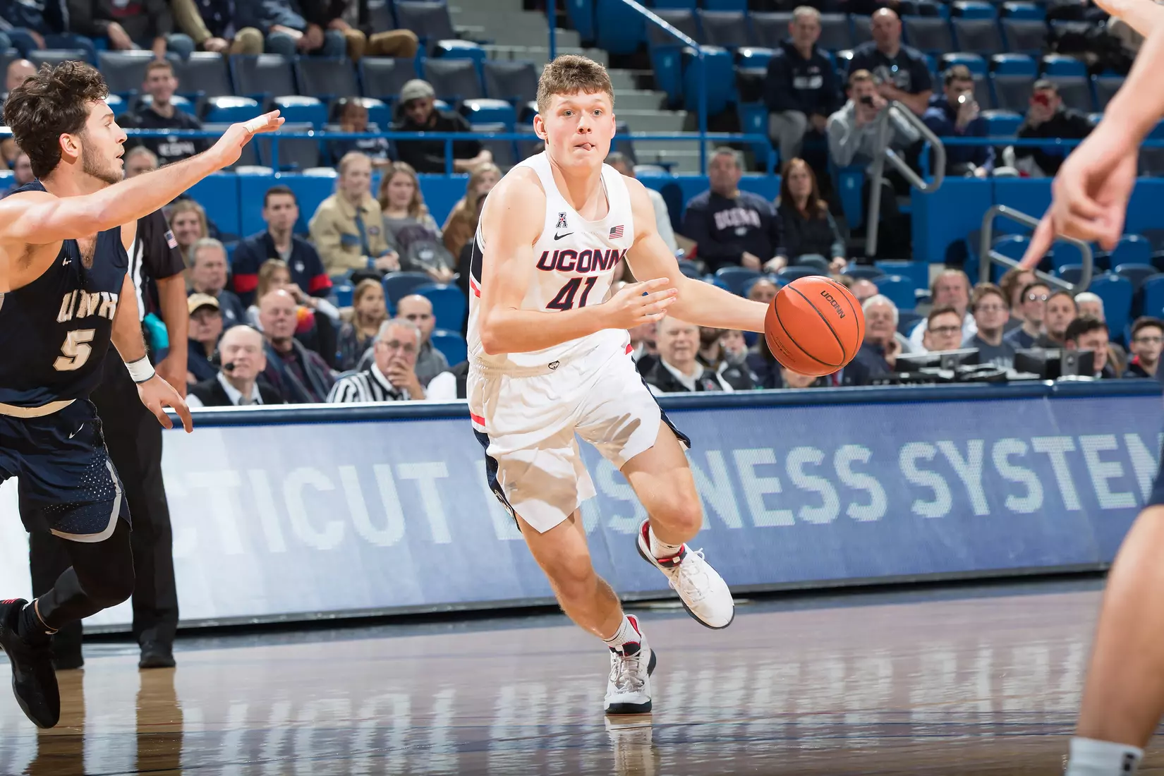UConn vs UNH 12/22/10