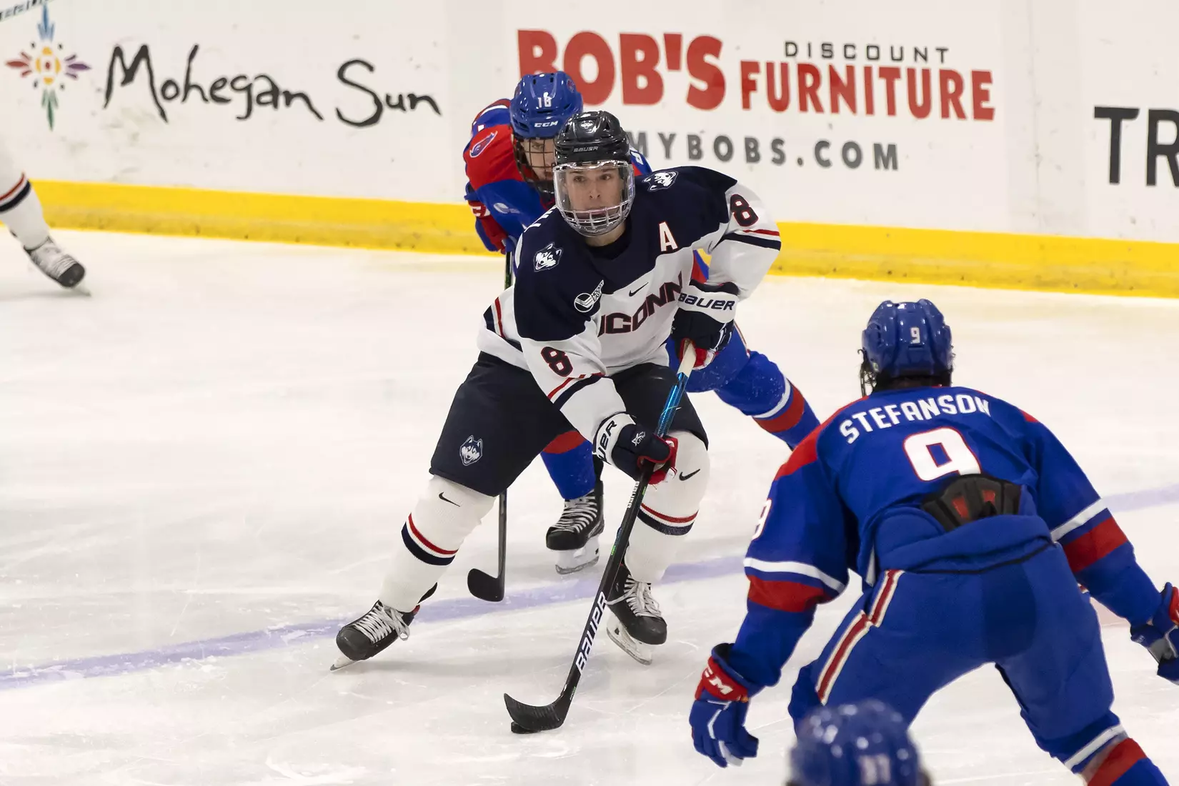 Carter Turnbull skates against UMass Lowell on December 21, 2020.