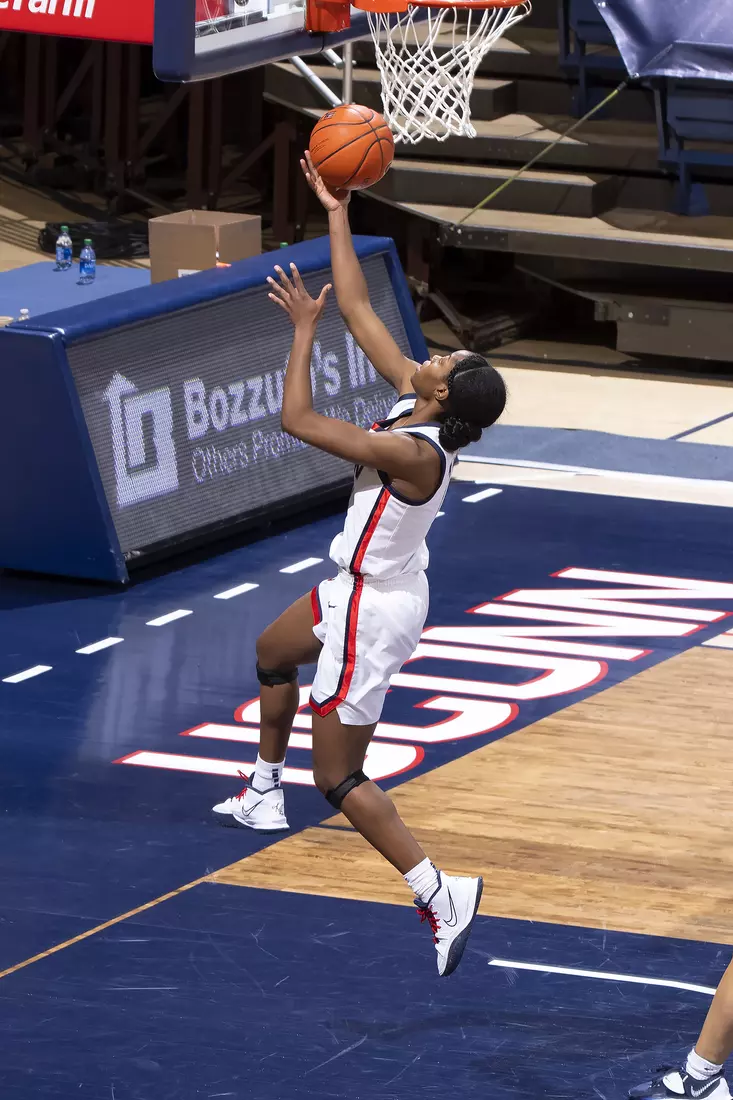 Mir McLean with the layup vs Butler on January 19, 2021.