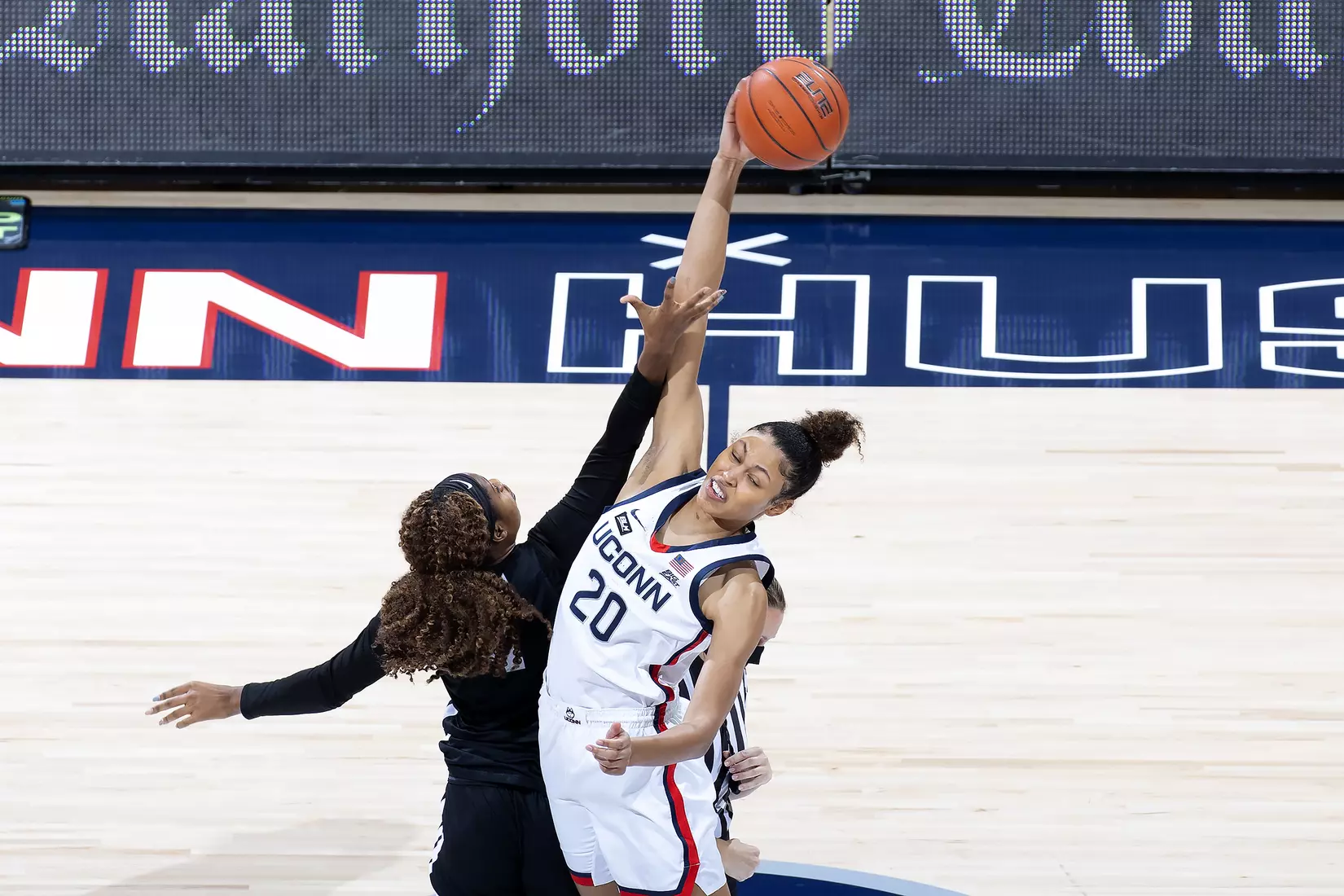 Olivia Nelson-Ododa wins the tip against Butler on January 19, 2021.
