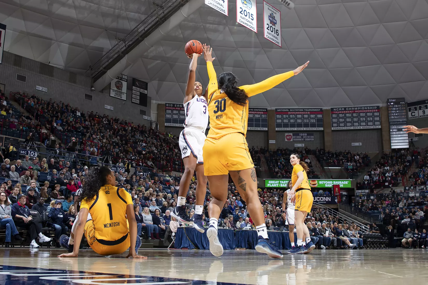 Uconn vs California 11/10/19