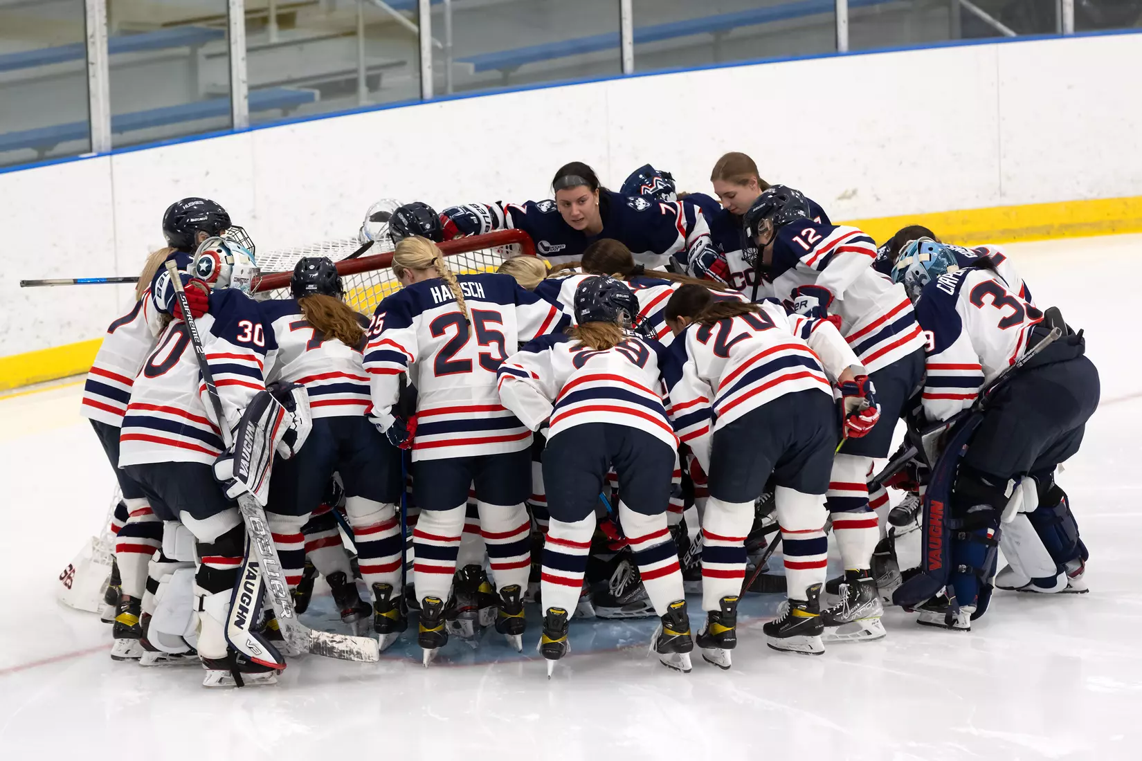 UConn vs UNH at Freitas Ice Forum, 1/24/22