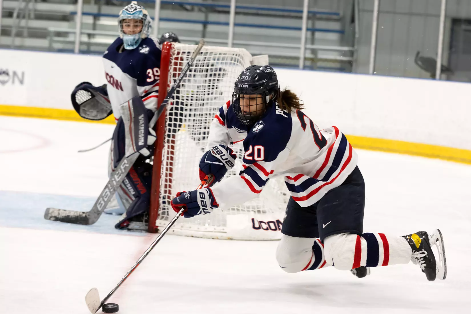 UConn vs UNH at Freitas Ice Forum, 1/24/22