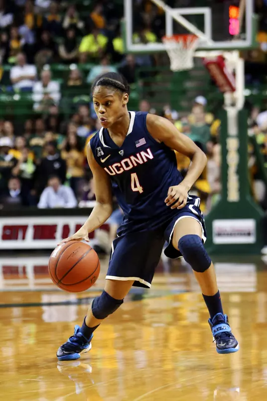 Moriah Jefferson (4) dribbles during the first half