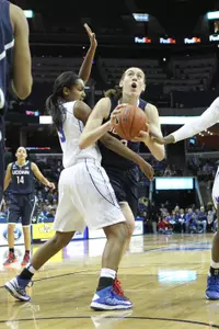 Breanna Stewart finished with 17 points for the Huskies.