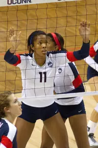 Erika Thomas notched her 300th career block in the setback.