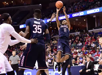 Junior guard Ryan Boatright was one of four Huskies in double-figures Friday against Cincinnati.