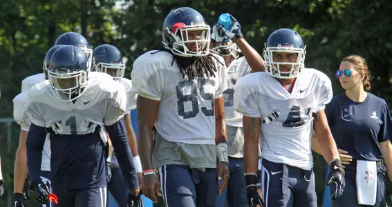 Deshon Foxx working at Monday morning's practice.