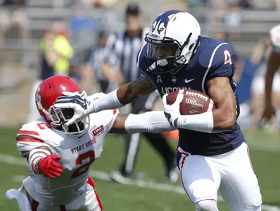 Deshon Foxx was honored by the American Athletic Conference on Monday.