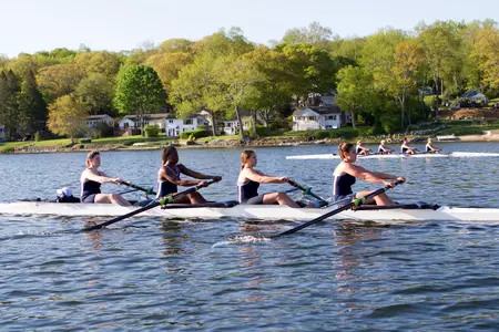 The Huskies opened the 2016 spring season on Friday at the UCF Regatta.