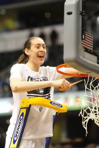 Breanna Stewart has been selected as the Honda Sports Award for Women's Basketball for the Third-Straight Year.