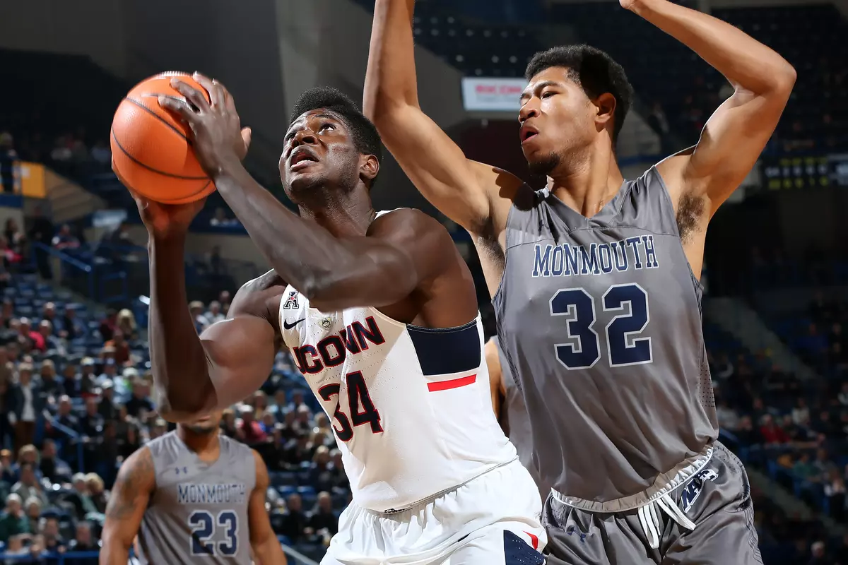 Huskies improve to 5-0 at home (PC: Steve Slade).