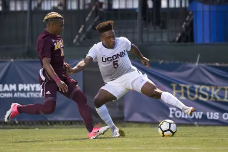 Junior transfer Dayonn Harris made his UConn debut on Friday (photo by Steve Slade).