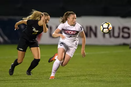 Kess Elmore (7) UCONN vs Long Beach State (photo by Stephen Slade