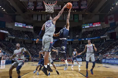 Josh Carlton with 13 points and nine rebounds on Saturday. (PC: Steve Slade)
