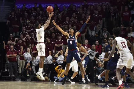 UConn's 16 turnovers result in 23 points for Temple.