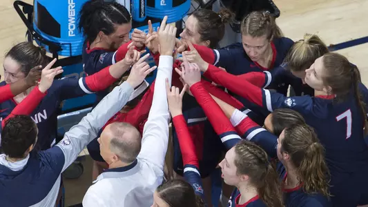 team huddle vs usf