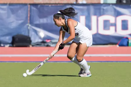 Chiara Ma runs with the ball.