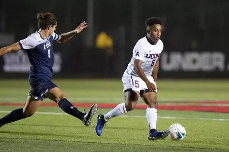 Dayonn Harris controls in a game versus FDU