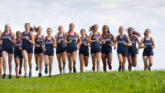 2019 Women's Cross Country team running