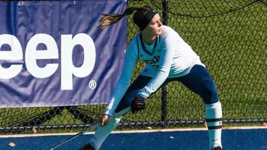 Antonia Tiedtke plays penalty corner in Big East Semifinals