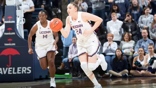 Anna Makurat drives up the court in a game versus Tulsa.