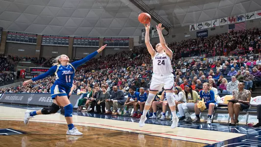 Anna Makurat shoots a three against Tulsa.