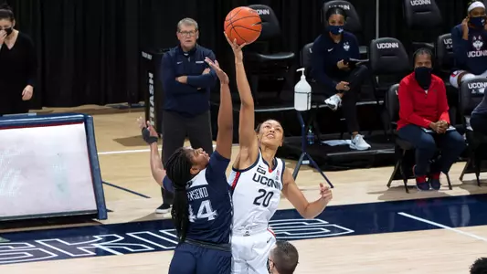 The opening tip against Xavier on December 19, 2020.