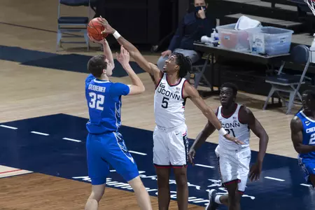 Isaiah Whaley blocks shot attempt in the first half of the game against Creighton on December 20th 2020