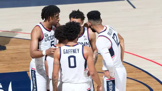 UCONN MEN'S BASKETBALL GROUP