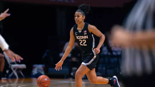 Evina Westbrook dribbles Christyn Williams drives to the basket at Tennessee on January 21, 2021.