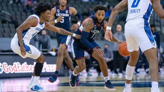 R.J. Cole dribbles against Creighton on January 23, 2021