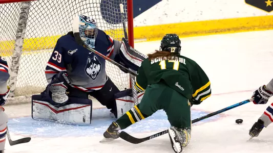 Samantha Carpentier-Yelle prepares to make a save against Vermont on January 8, 2021.
