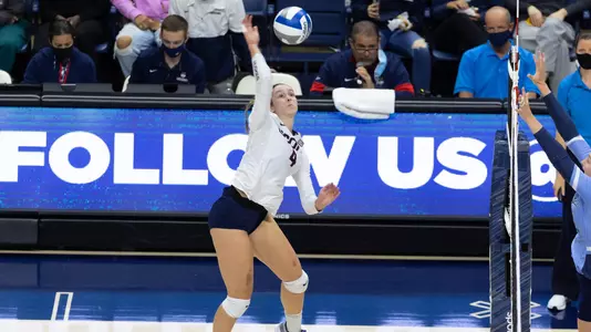 Caylee Parker about to attack the ball