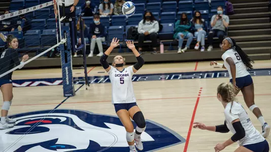 McKayla Wuensch setting the ball