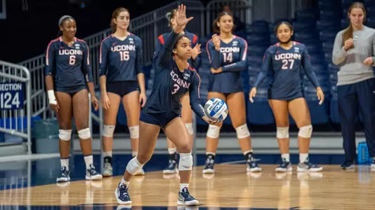 Brooklyn Wiedenheft about to serve