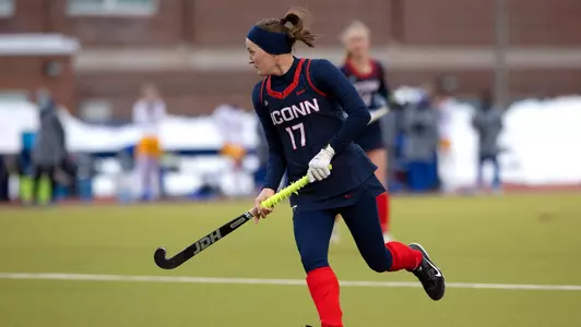 Lindsay Dickinson controls the ball against Hofstra on February 13, 2021.