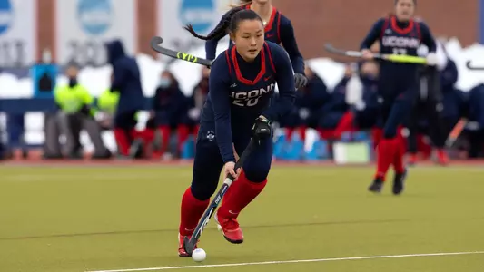 Aiyi Young controls the ball Sophie Hamilton controls the ball against Hofstra on February 13, 2021.