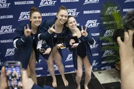 Julia Pioso, Analaura Faoro, Elisabeth Katz