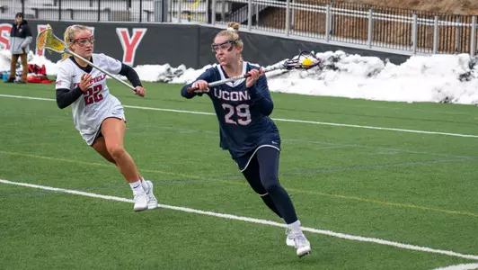 Kate Shaffer about to pass the ball