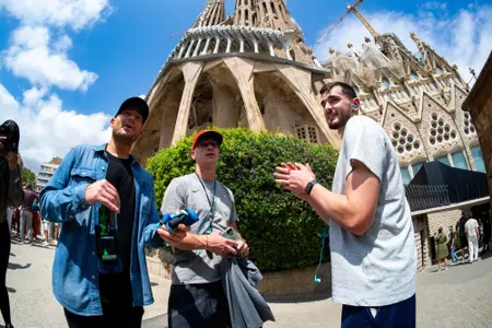 UCONN MBB AT LA SAGRADA