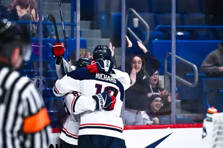 Huskies Set to Host Vermont Image
