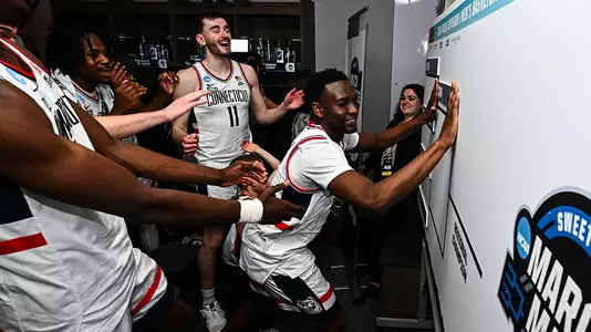Huskies to Elite 8