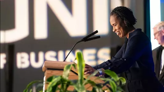 Jamelle Elliott Business HOF