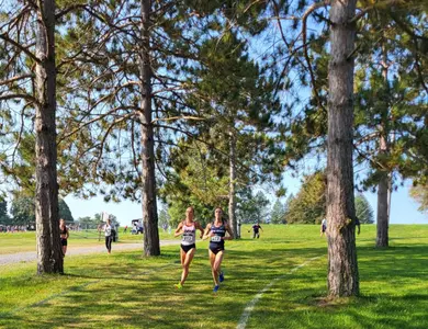 Chloe Thomas wins Spiked Shoe Invite