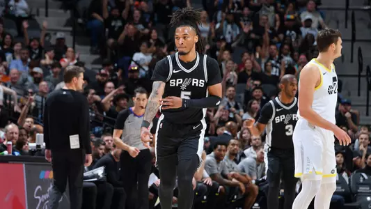 Steph Castle Spurs action