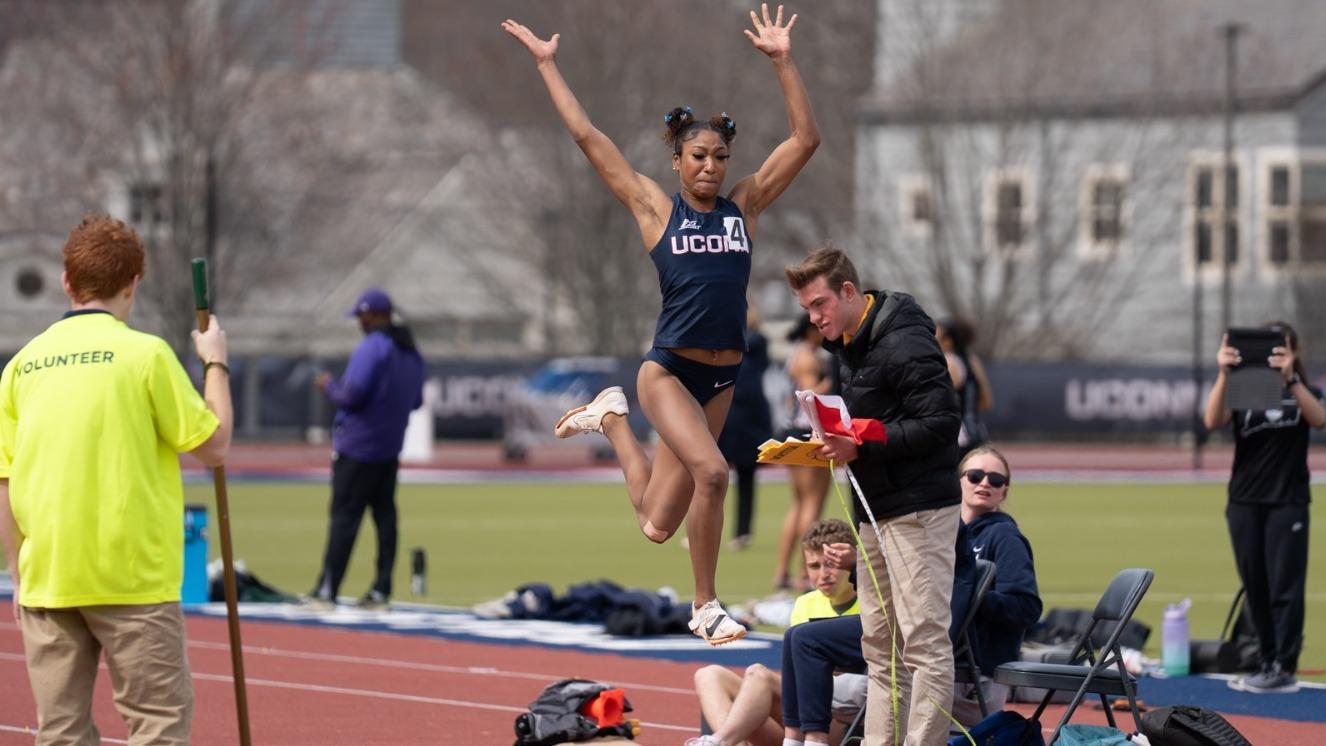 Husky Women First, Men Second in UConn Dog Fight Invitational