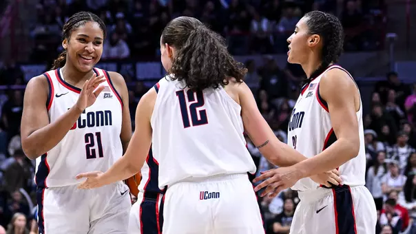 Sarah Strong, Ashlynn Shade Azzi Fudd